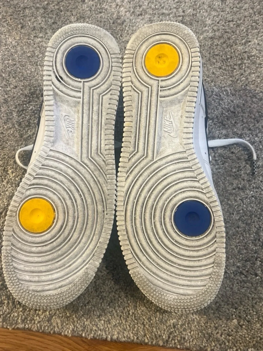 Nike White and Blue Low-Top Sneakers - Picture 3 of 5